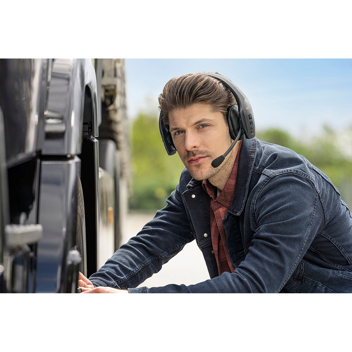 BlueParrott S650-XT 2-in-1 Convertible Stereo Mono Headset