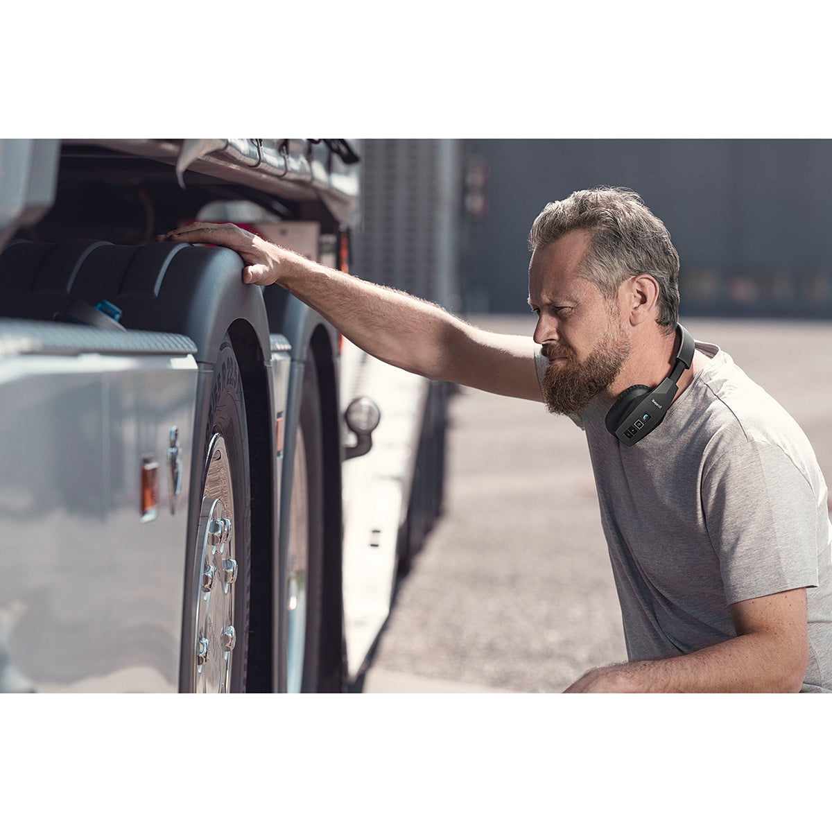 BlueParrott B550-XT voice-controlled Bluetooth trucker headset - view 8